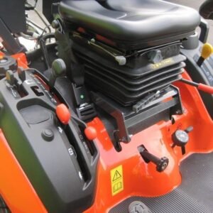 Kubota BX 231 DV avec option distributeur monolevier de série – arceau arrière – avec roue industrielles